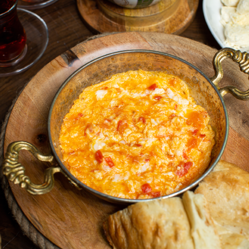 Kaşarlı Menemen / Menemen with Kashkaval