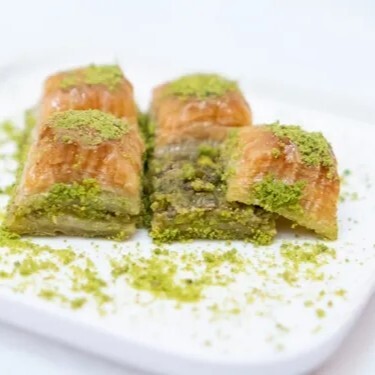 Kare Baklava Fıstıklı (1 kg)