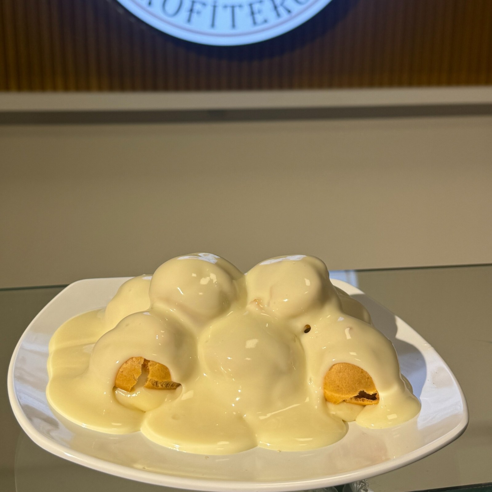 Beyaz Çikolatalı Profiterol (1200 Gr.)