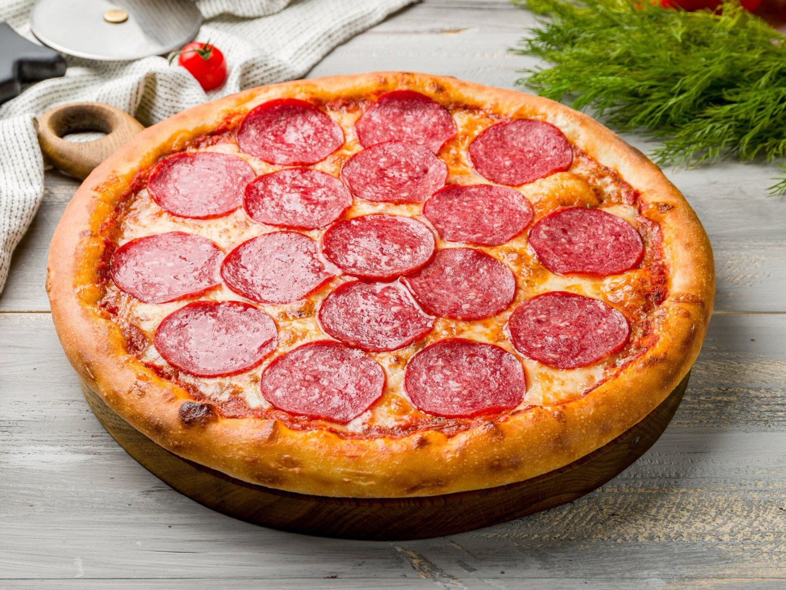 Orta Boy Sucuklu Pizza