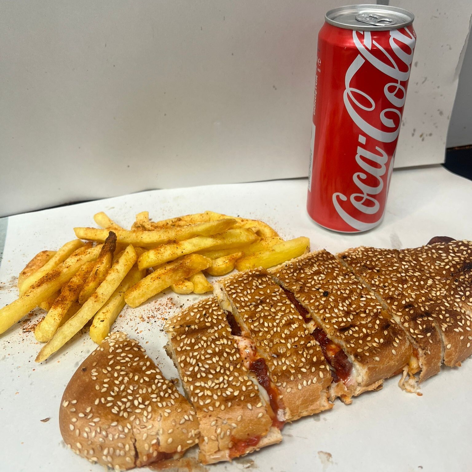 Susamlı Ekmek Tost + Coca Cola