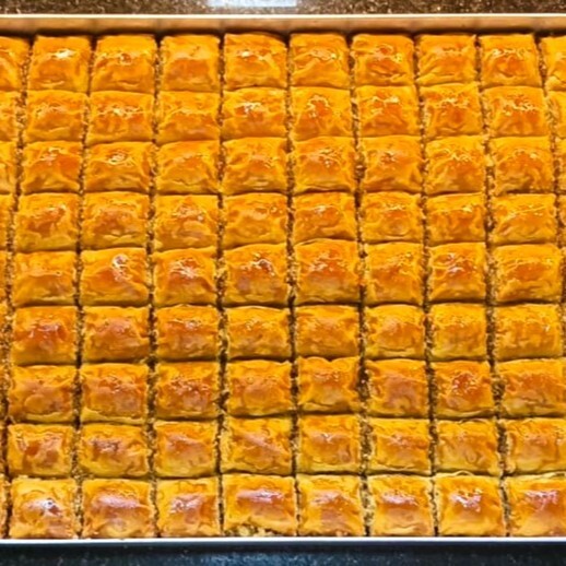 Cevizli Antep Özel Baklava (500 gr)-(Tahmini 16-20 Dilim)