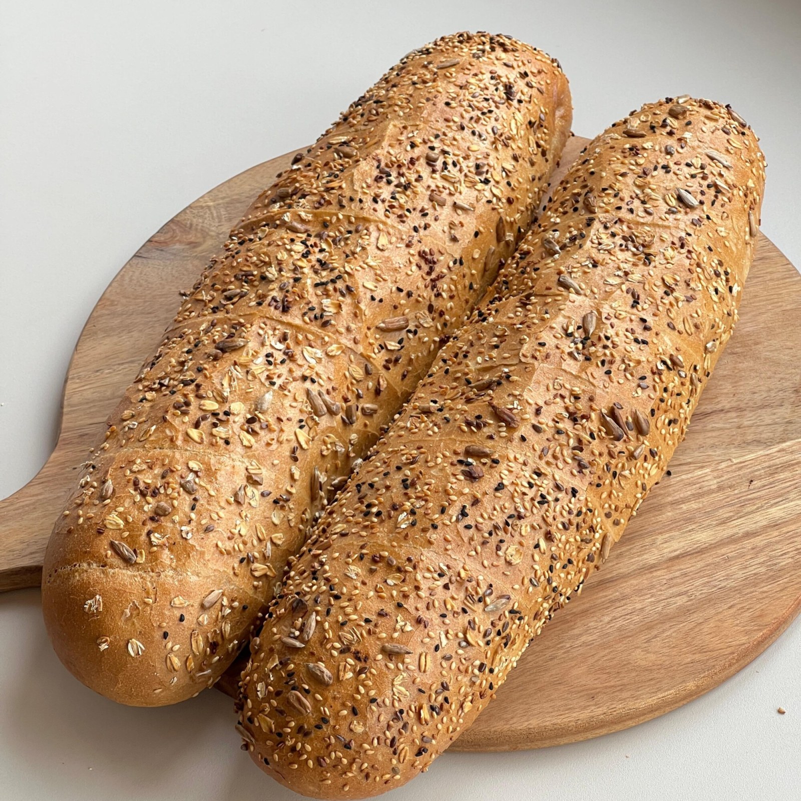 Susamlı Tam Buğday Ekmeği