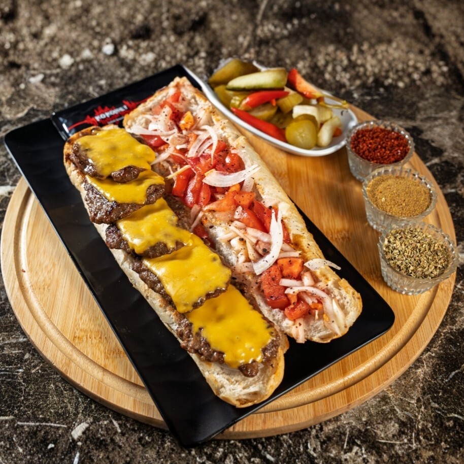 Cheddarlı Köfte Ekmek