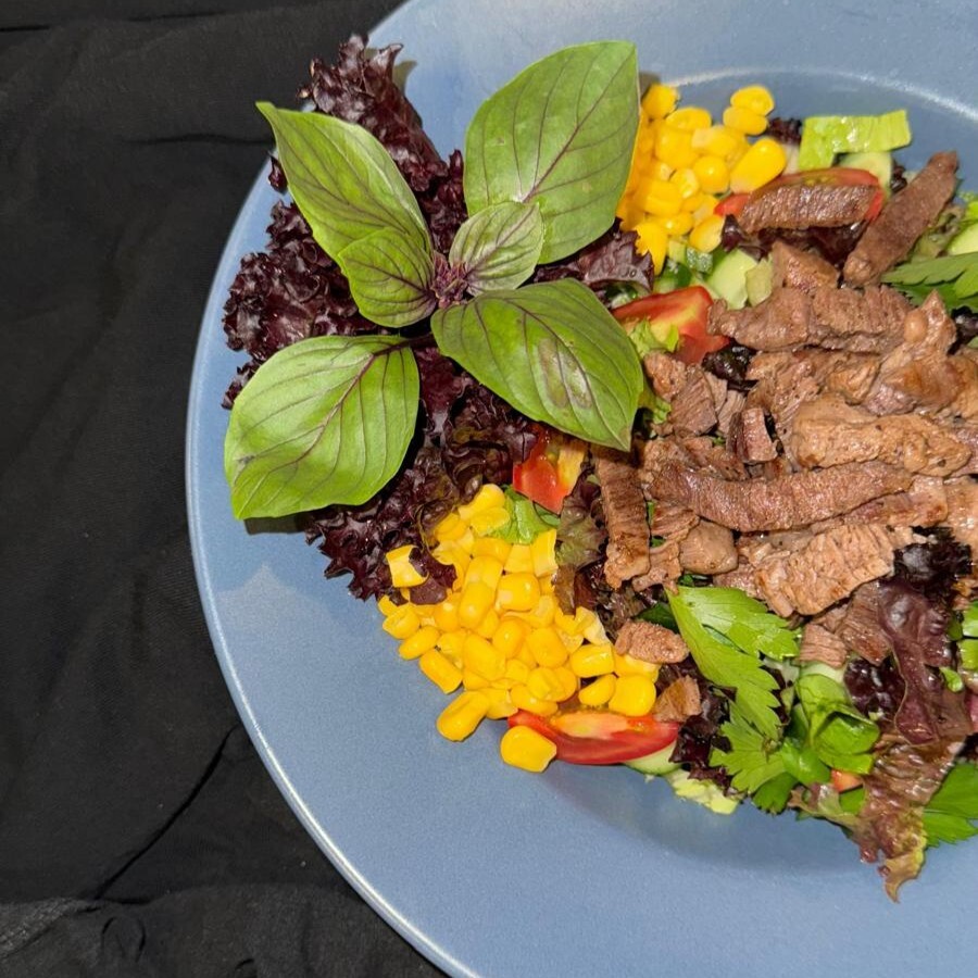 Biftekli Salata