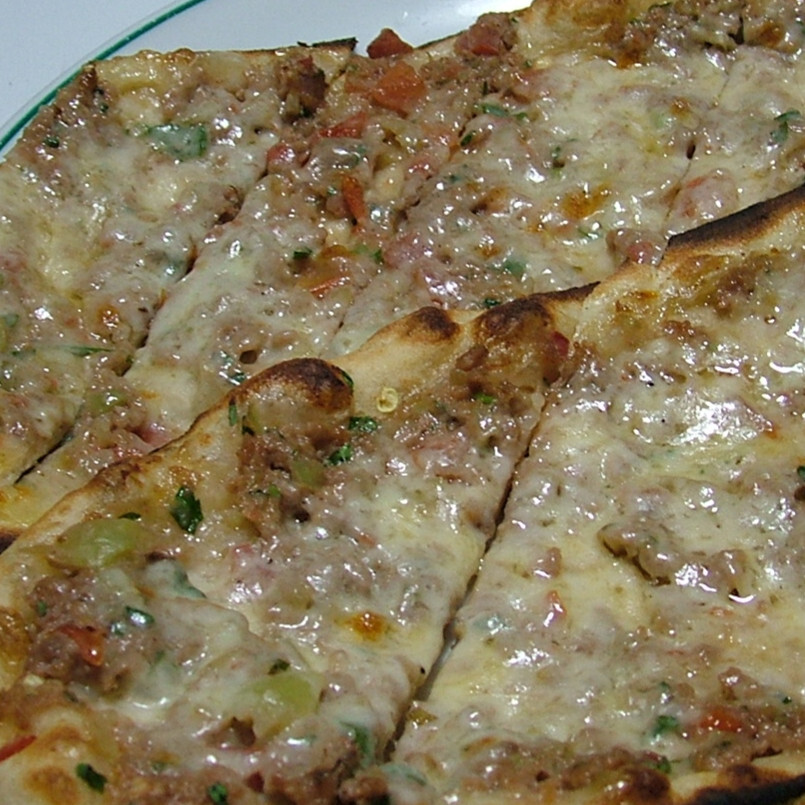 Bıçak Arası Kaşarlı Pide