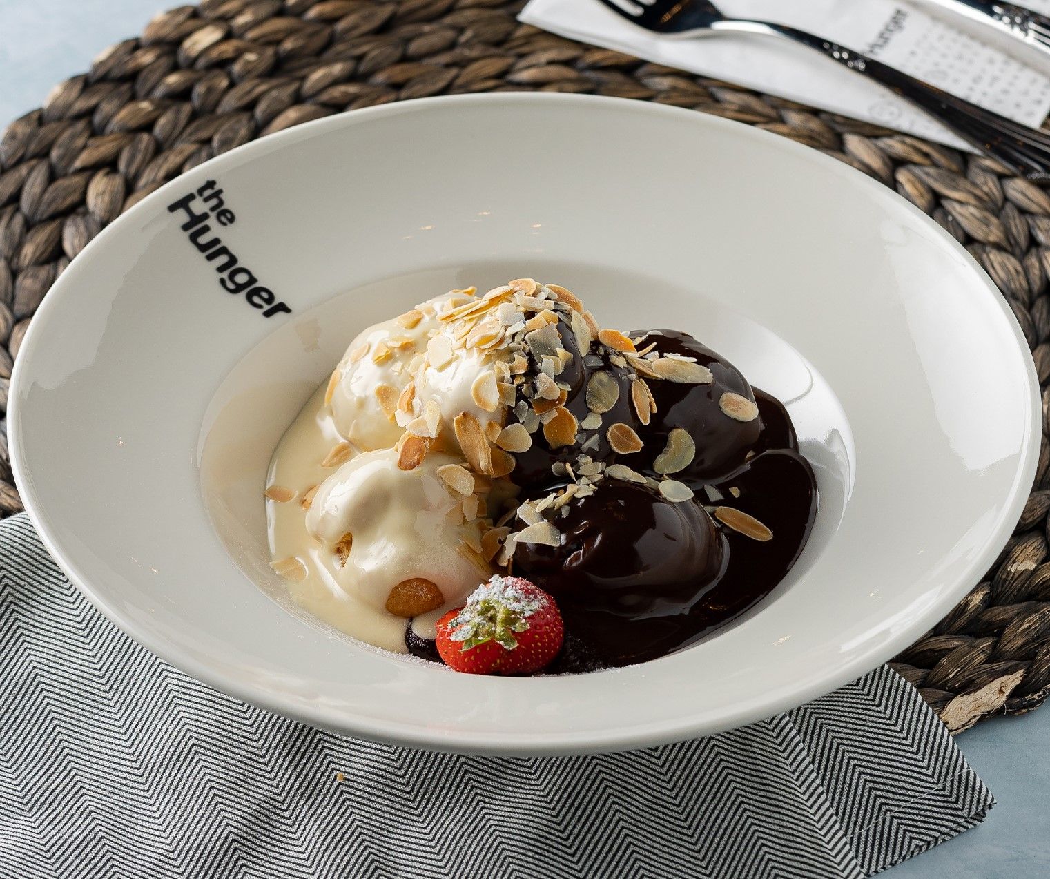 Bademli Profiterol