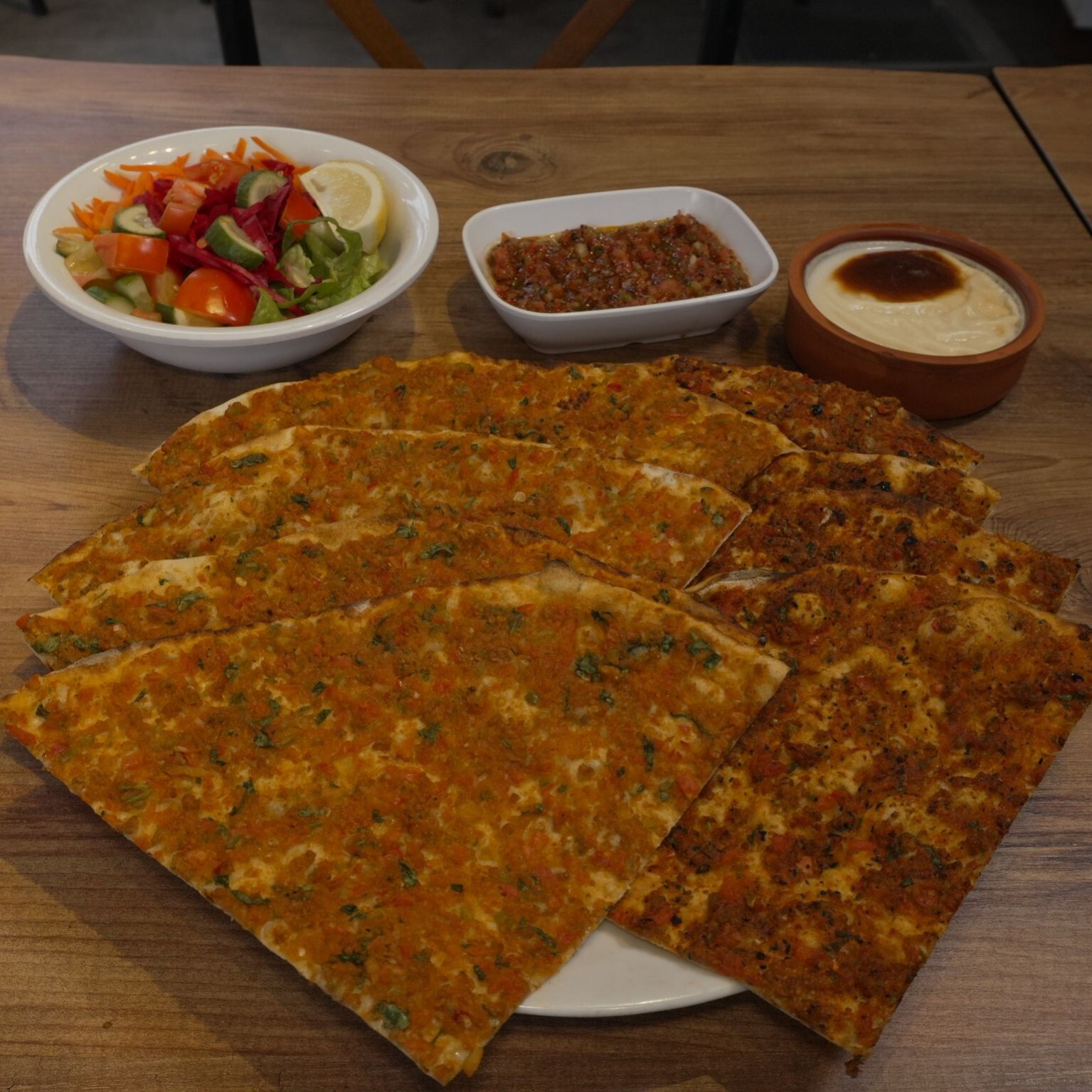 2 adet Lahmacun + Güveçte Hamsiköy Sütlaç (200gr)