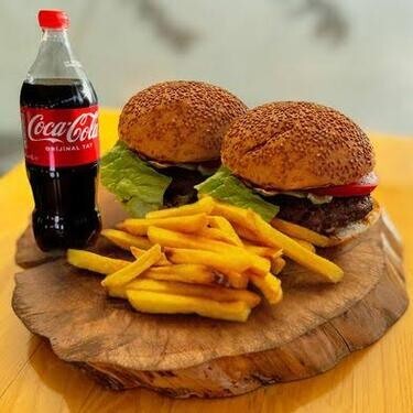 2 Köfte Ekmek + Patates + Coca Cola (1 lt)