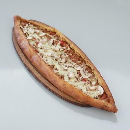 Kıymalı Kaşarlı Mantarlı Pide