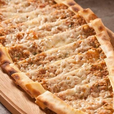 Kıymalı Kaşarlı Pide