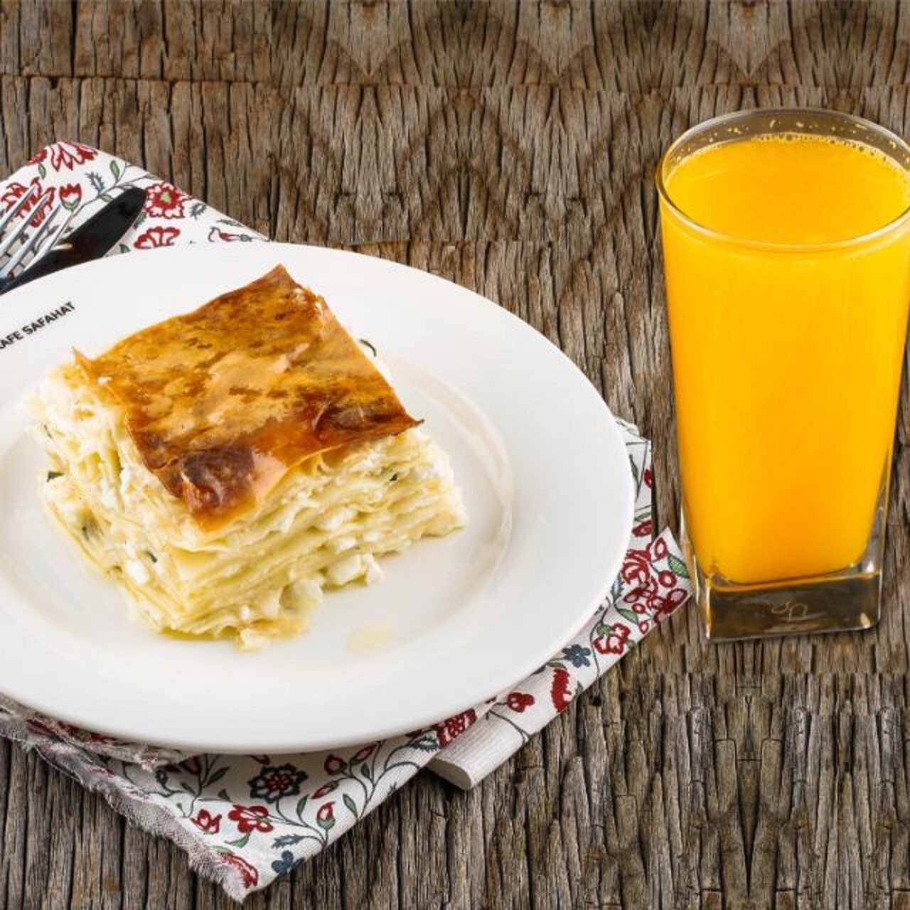 Su Böreği + Portakal Suyu