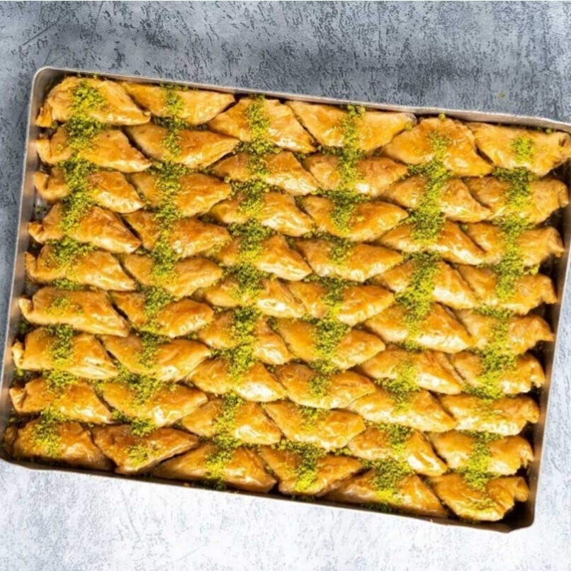 Fıstıklı Şöbiyet Baklava (1 kg)-(Tahmini 12-18 Dilim)
