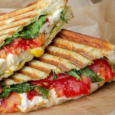 Sucuklu Kaşarlı Tost