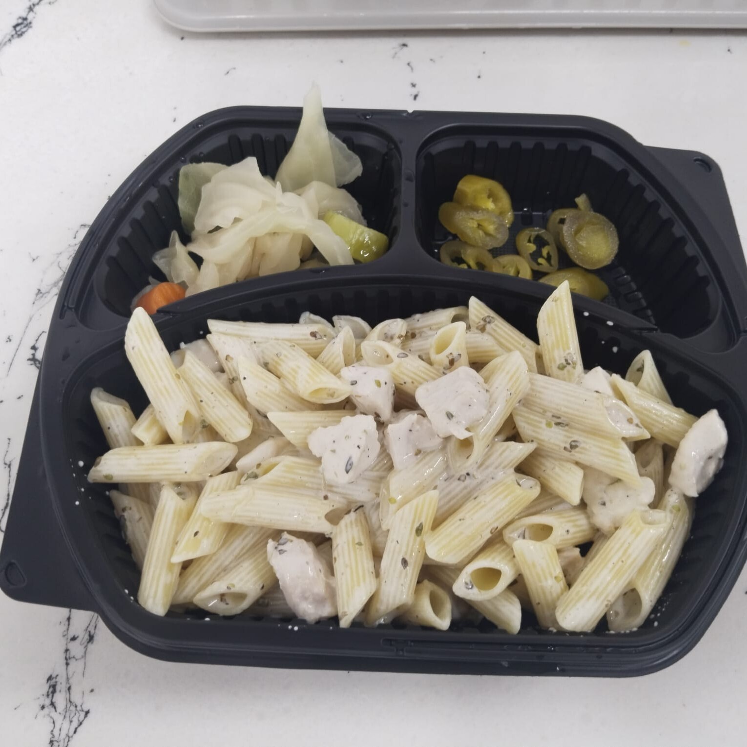 Tavuklu Kremalı Makarna+Ayran
