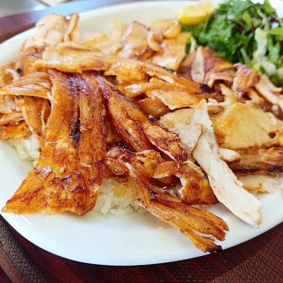 Pilav üstü tavuk döner