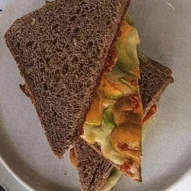 Mozzarellalı Tost