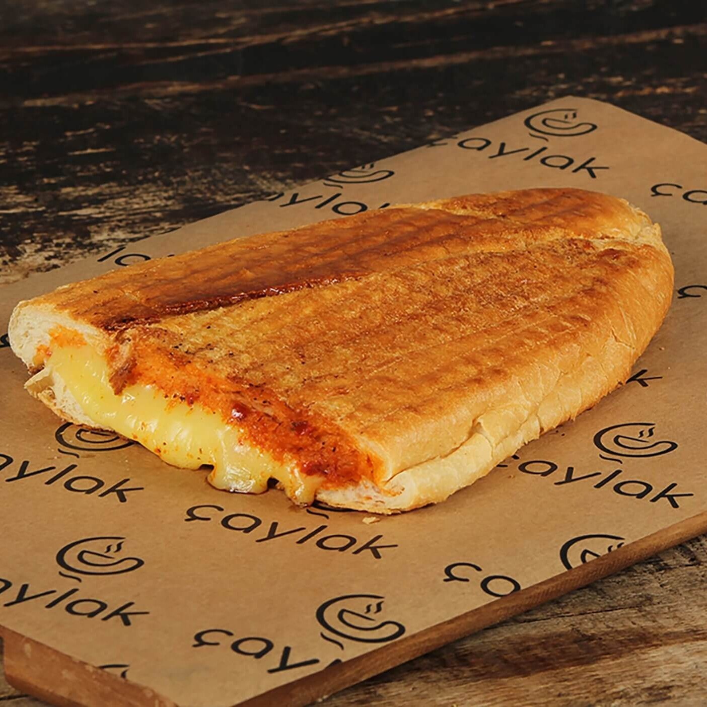 Bütün Ekmek Çift Kaşarlı Tost