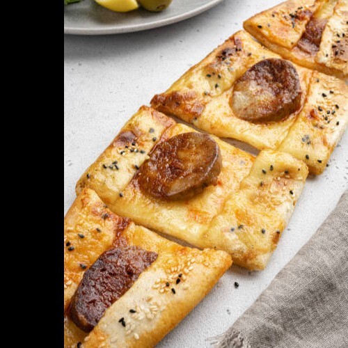 Sucuklu Kaşarlı Pide