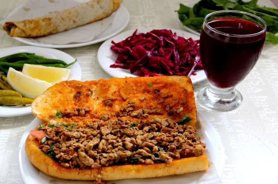 Ekmek Arası Et Tantuni
