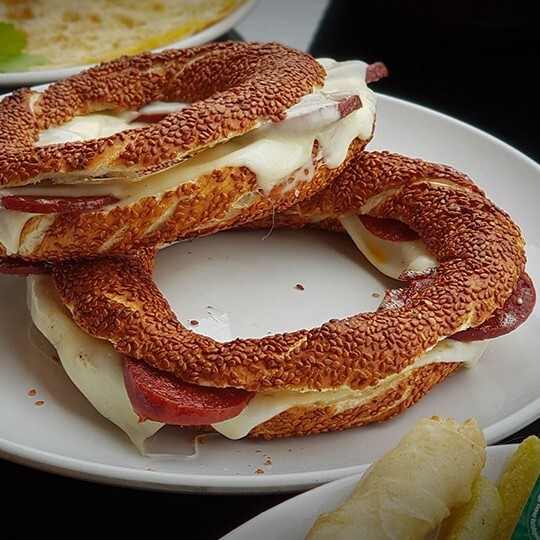 Sucuk Kaşarlı Simit
