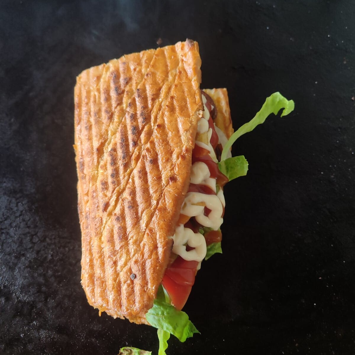 Yarım Ekmeğe Karışık Tost