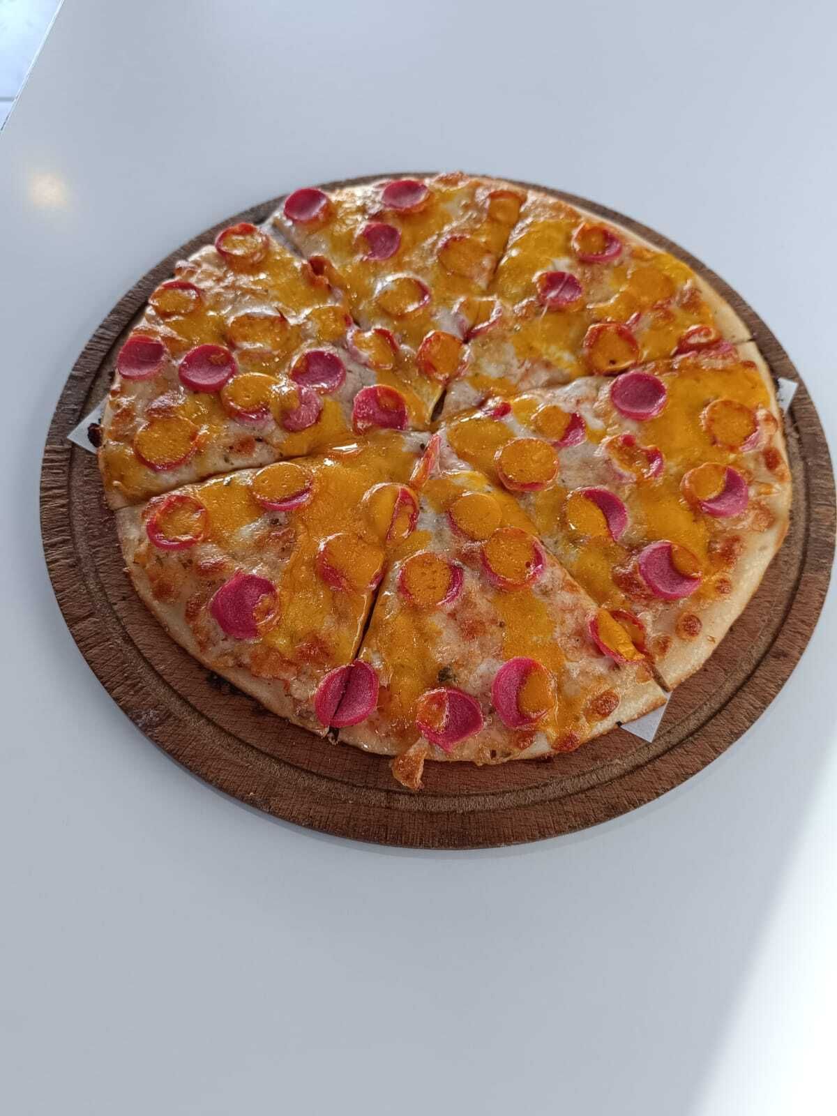 Sosisli Cheddarlı Pizza (Büyük)