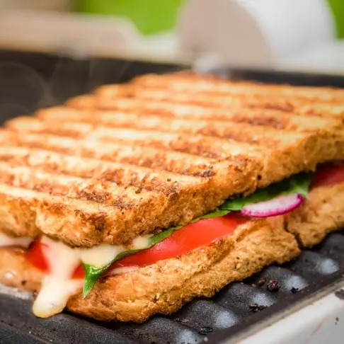 Tam Ekmek Tostun Salçalısı