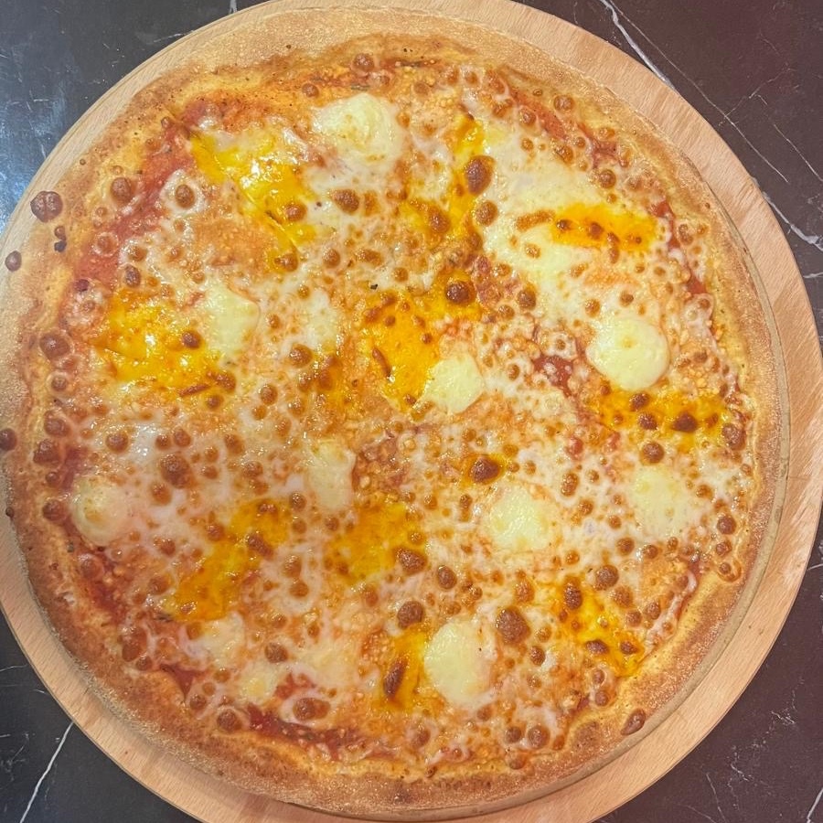 Dört Peynirli Pizza (Orta Boy)