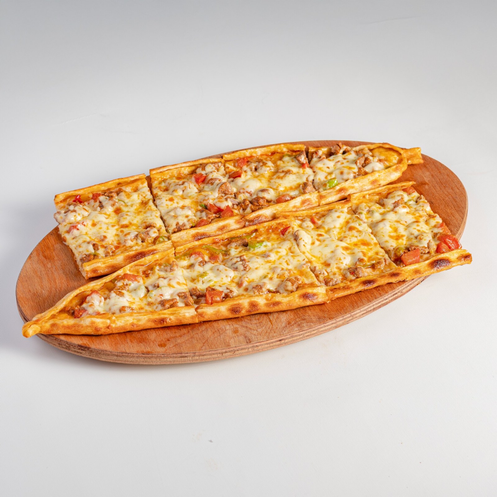 Kuşbaşılı Kaşarlı Pide