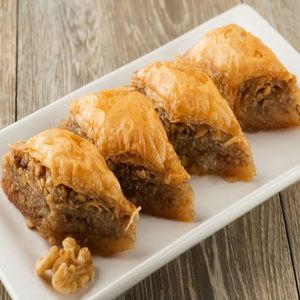 Cevizli Ev Baklavası (1000 Gr)