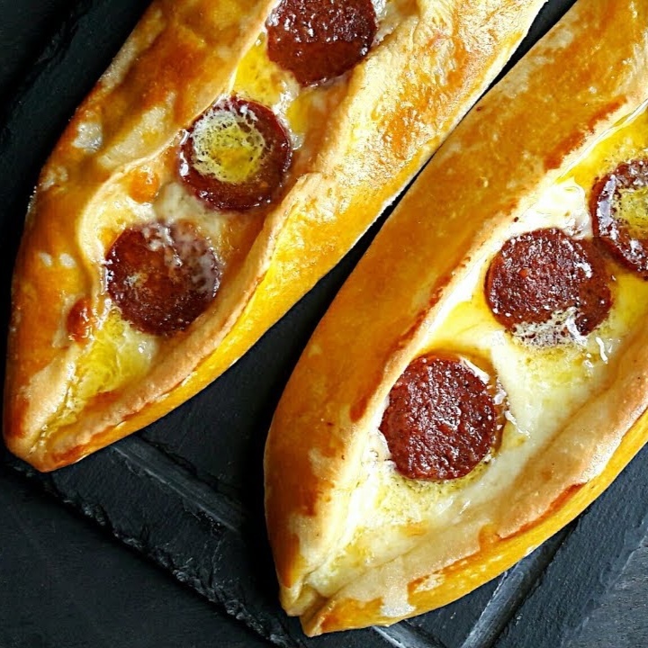 Sucuklu Yumurtalı Pide Menü