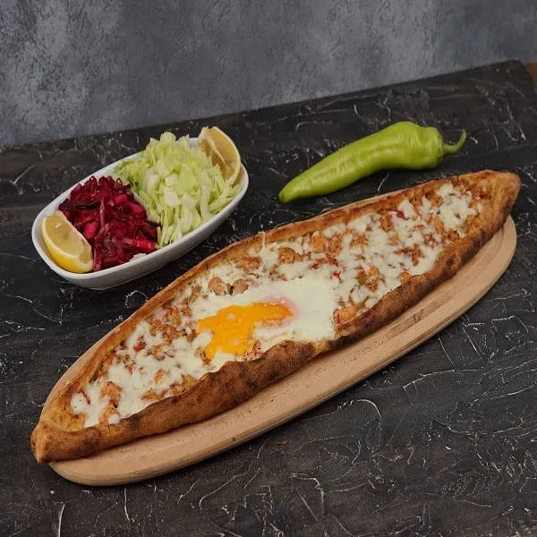 Tavuklu Yumurtalı Pide