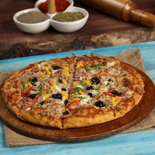 Ton Balıklı Pizza