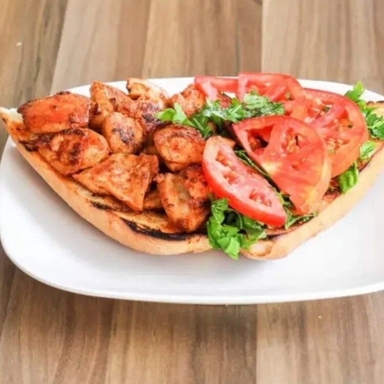 Yarım Ekmek Arası Tavuk Şiş