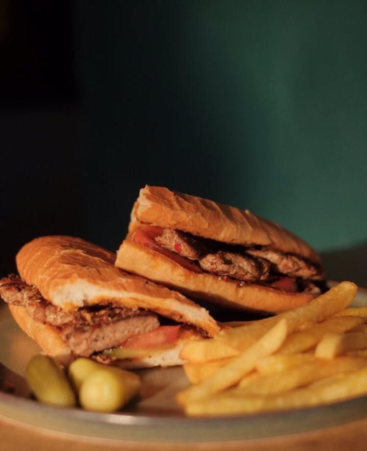 Ekmek Arası Köfte