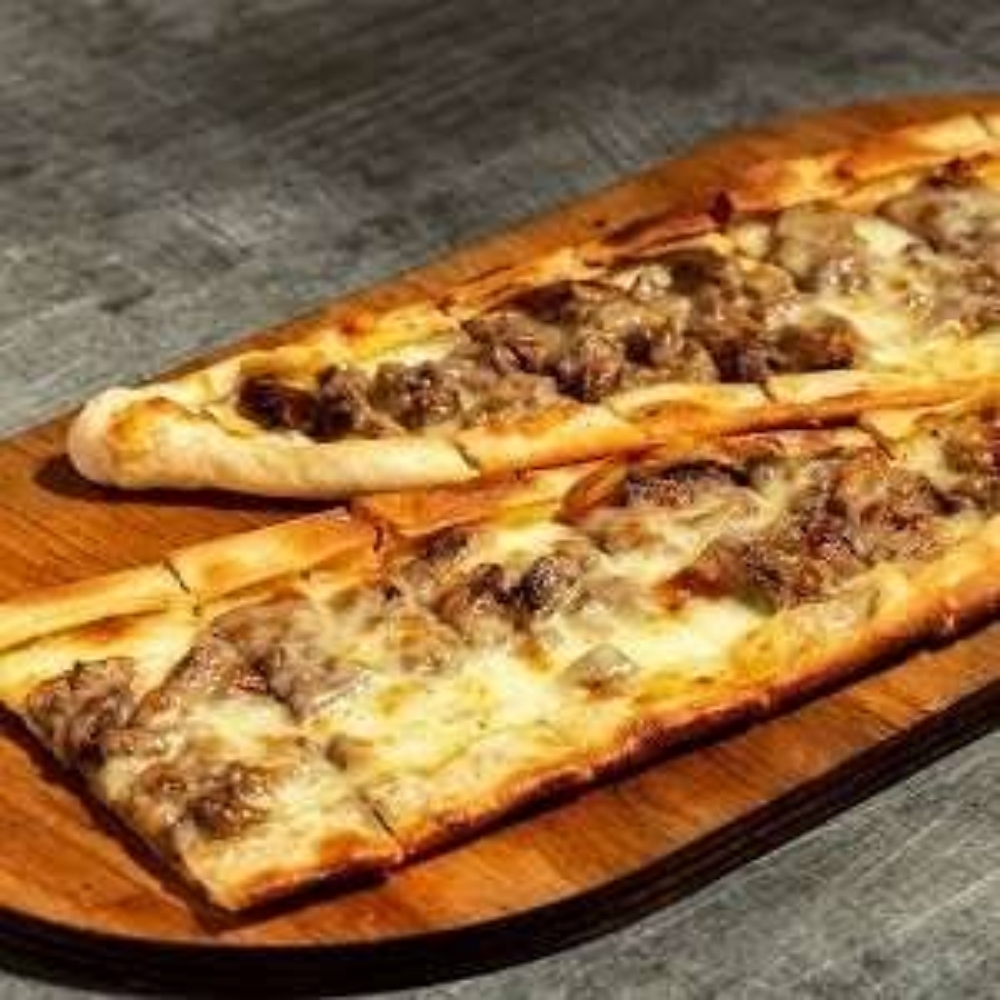 Kavurmalı Kaşarlı Pide