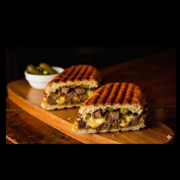 XXL Tost Kavurma Kaşarlı Tost
