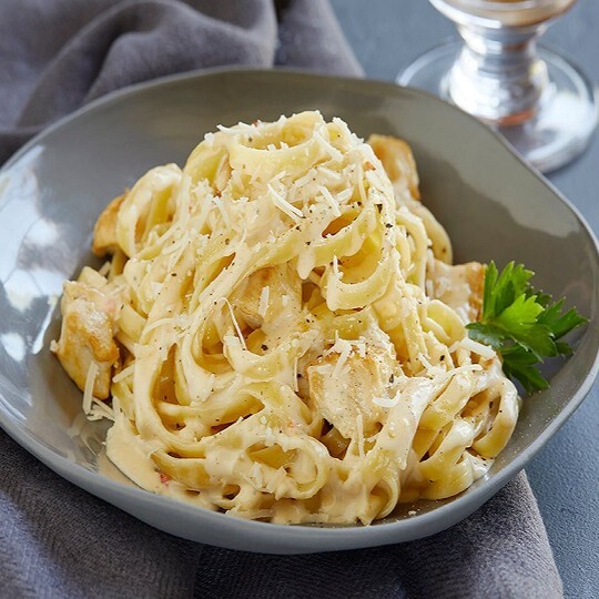 Fettuccine Alfredo (Tavuklu)