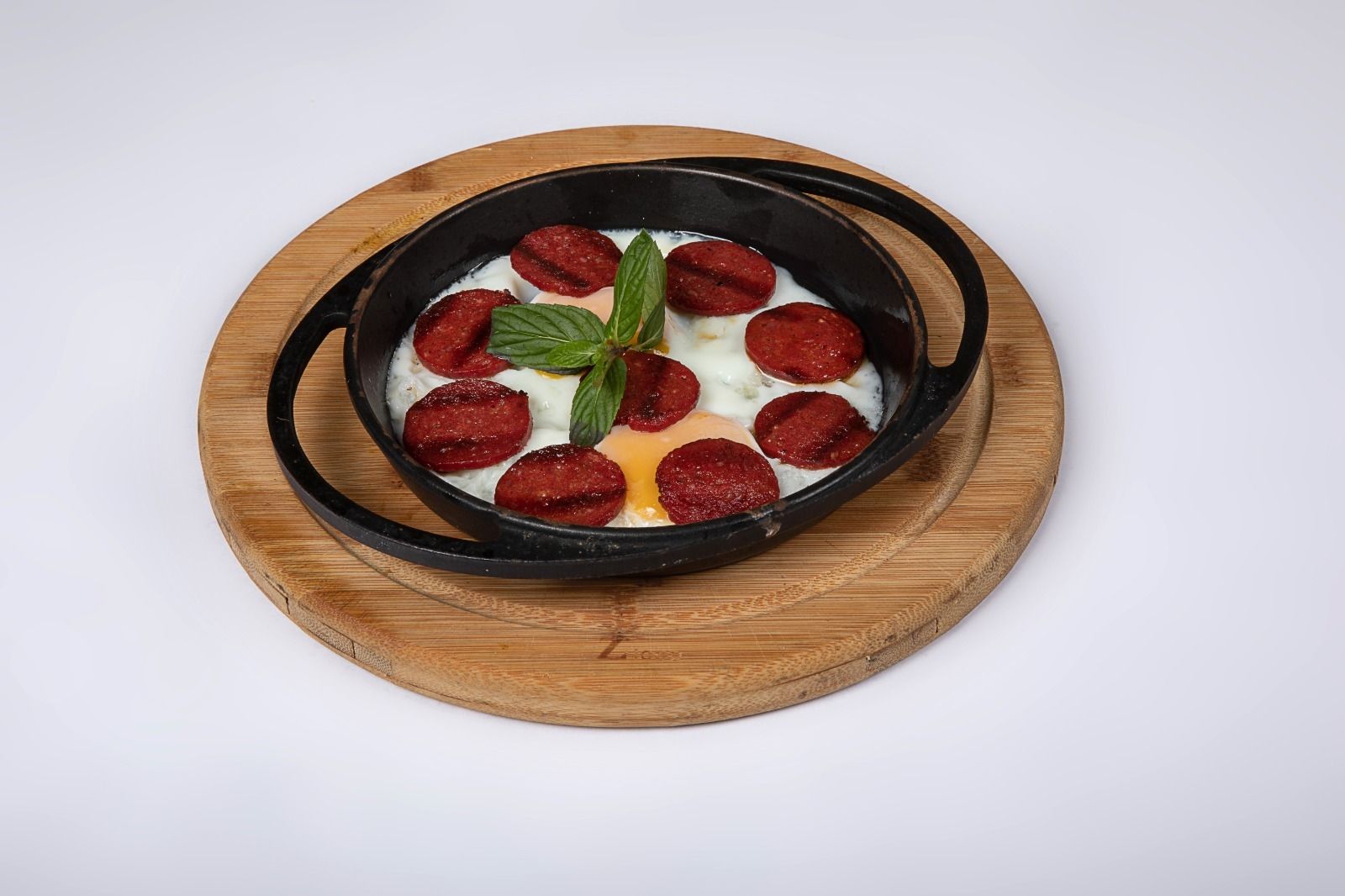 Sucuklu Yumurta