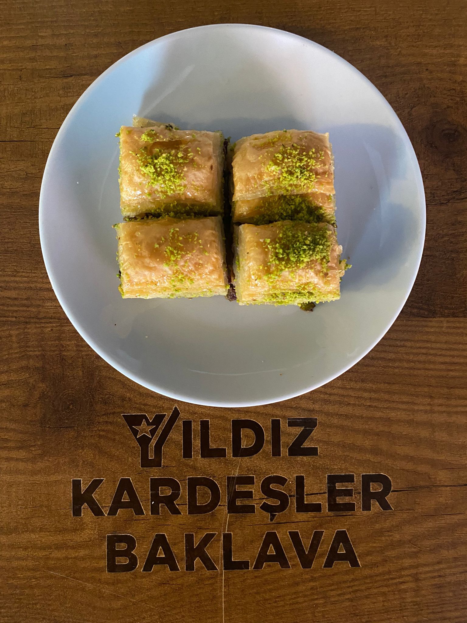 Fıstıklı Baklava (1 kg.)