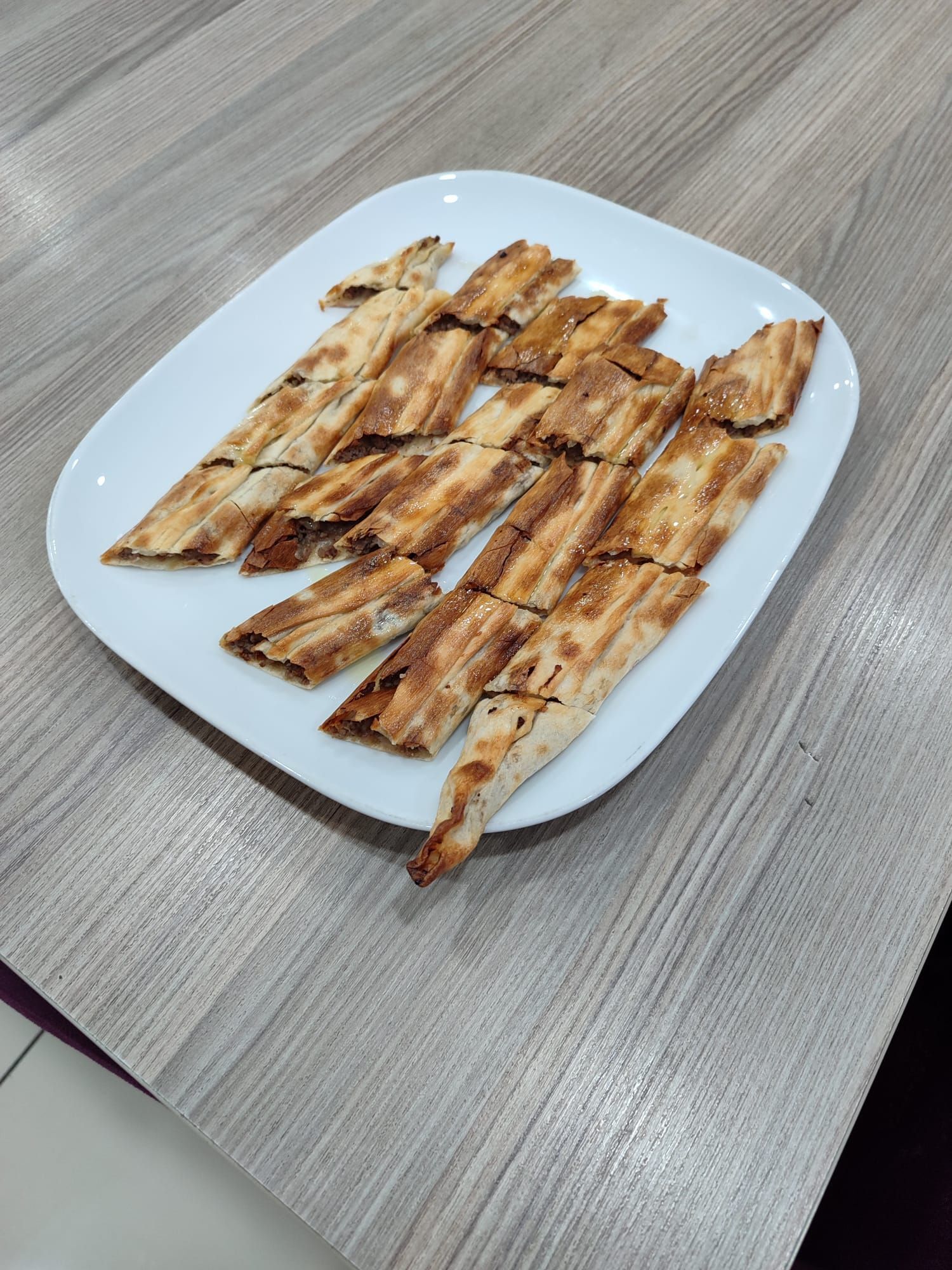 Kıymalı Kaşarlı Pide