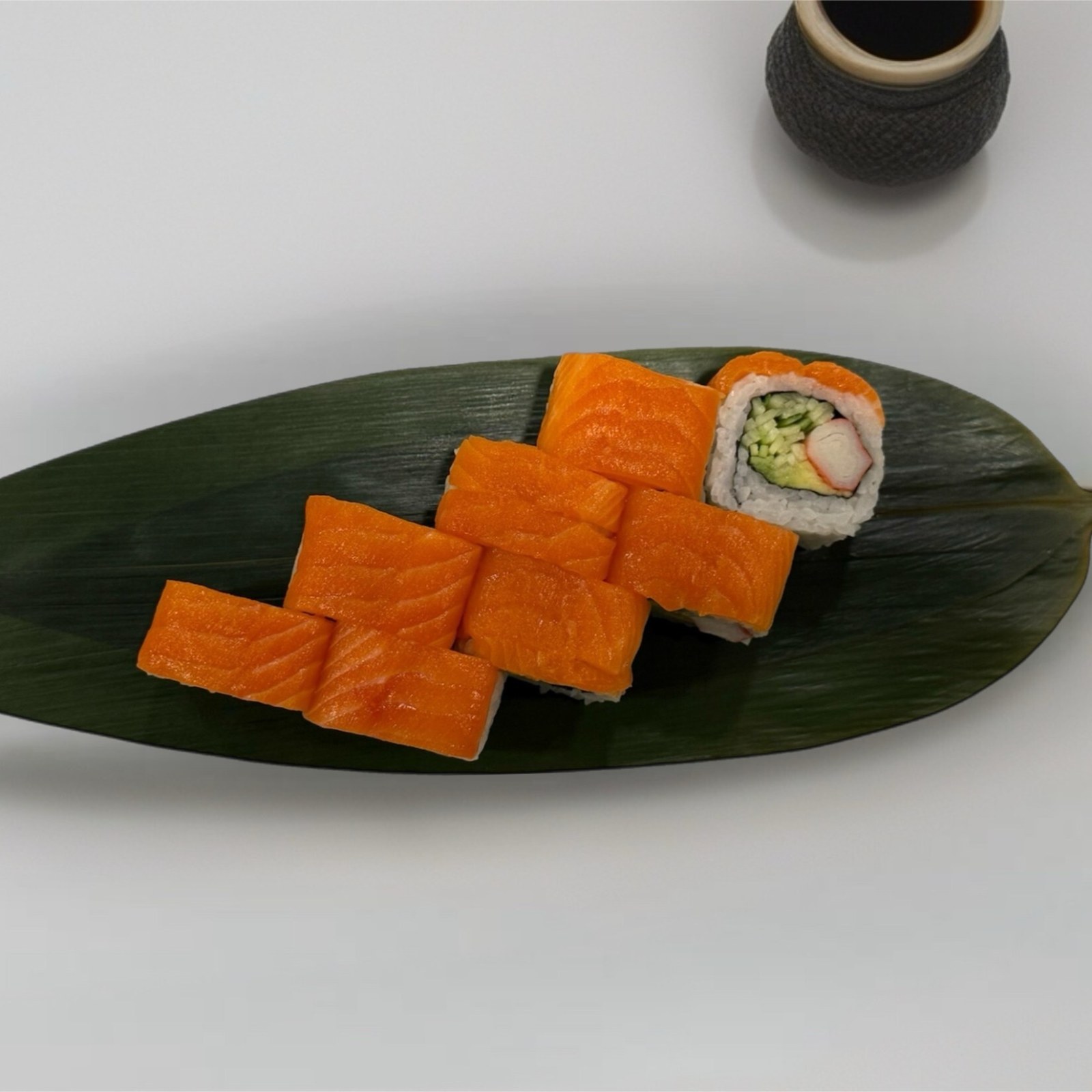 Canadian Roll (8 pcs.)