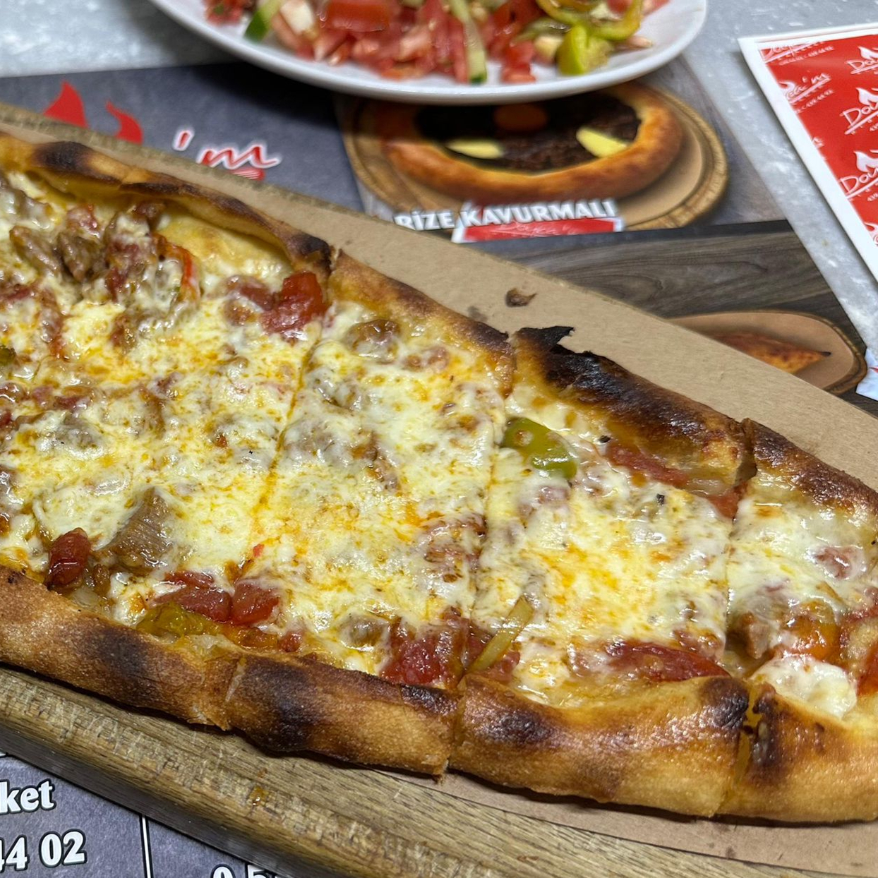 Mantarlı Kaşarlı Pide