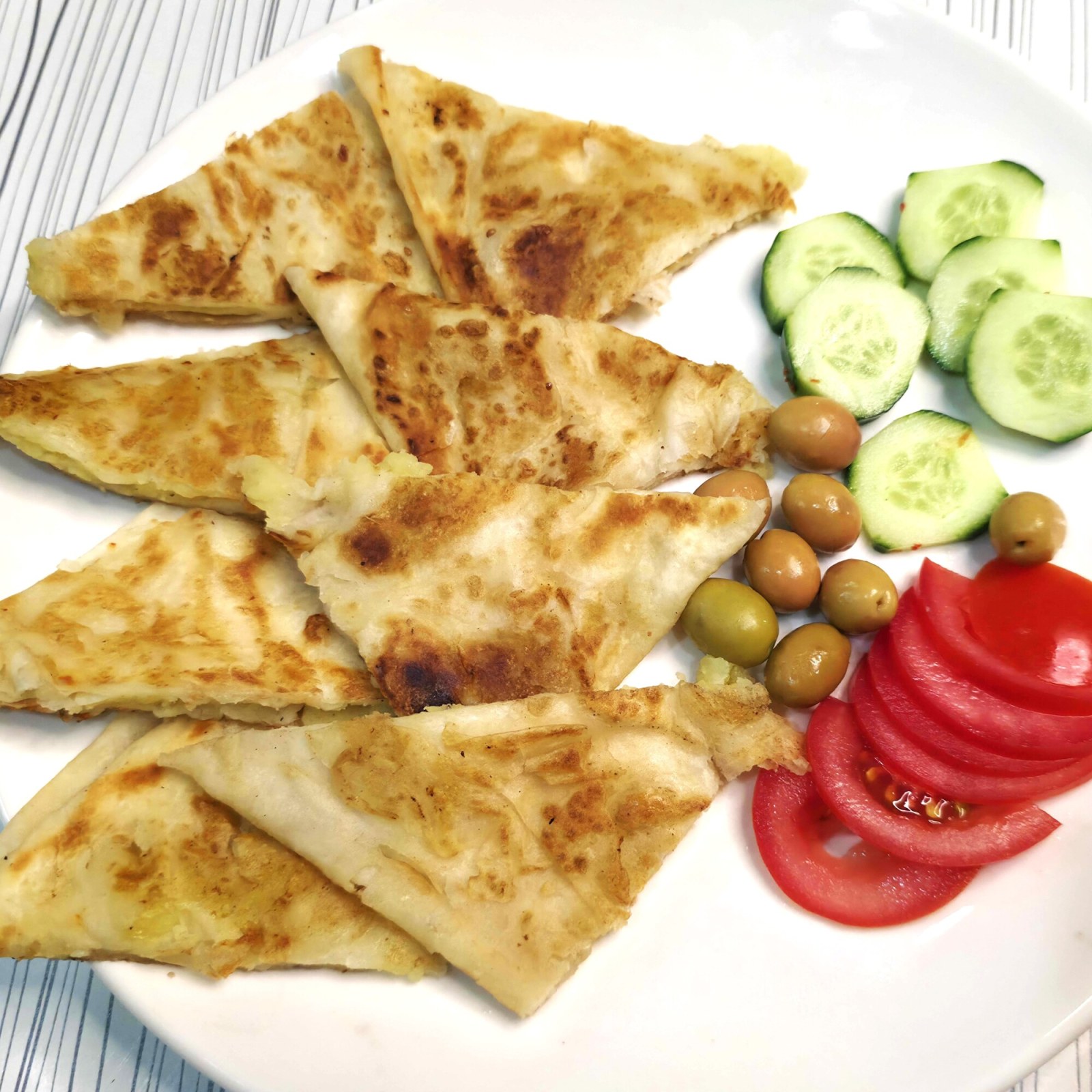 Sucuk ve Kaşarlı Gözleme