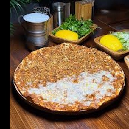Kaşarlı Cevizli Lahmacun