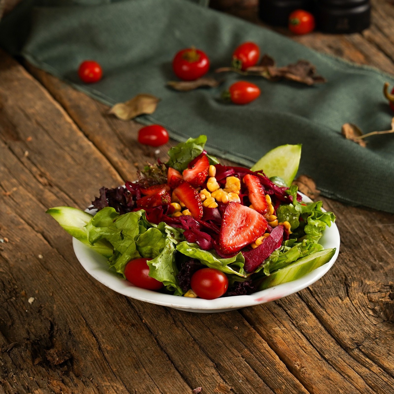 Akdeniz Salata (750 cc)