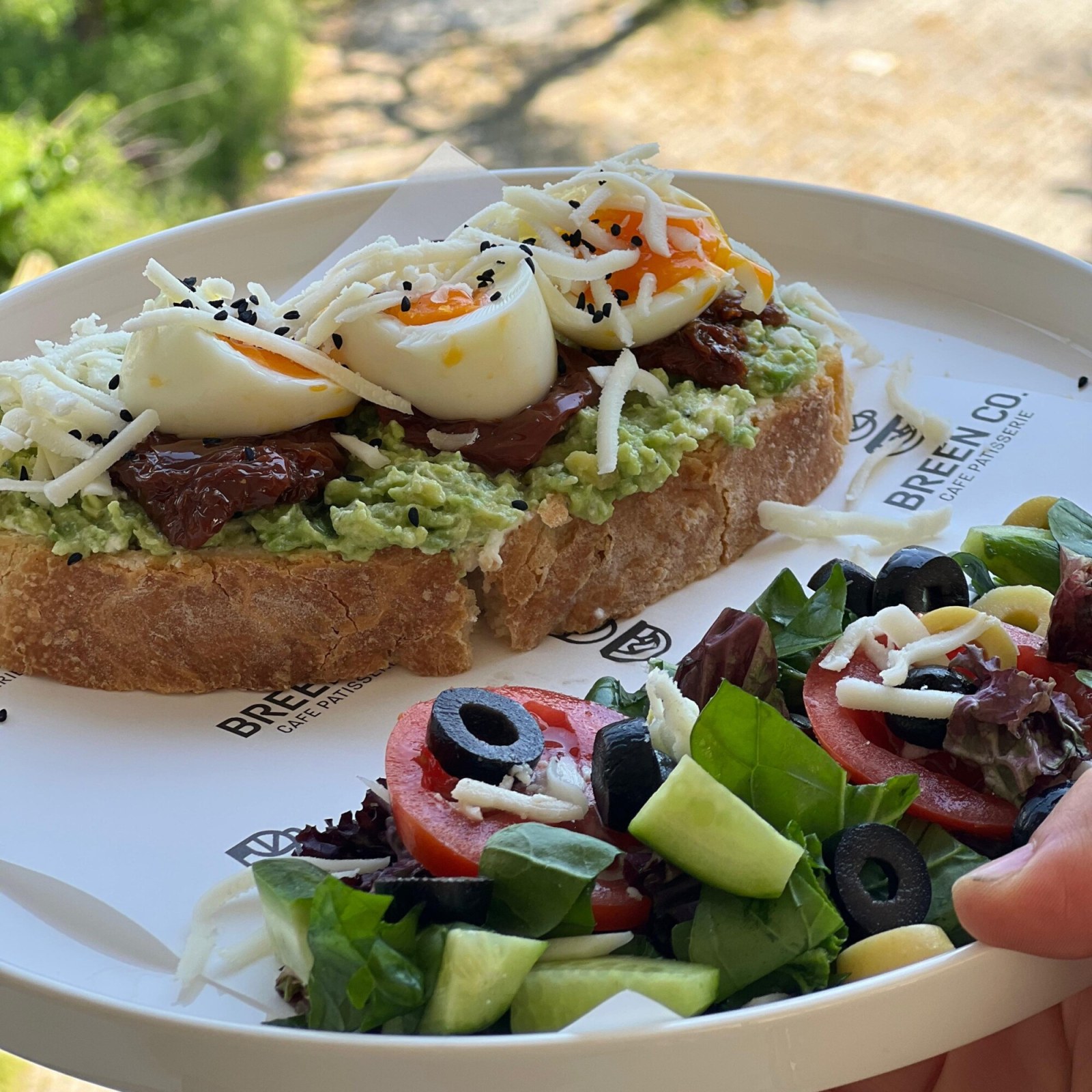 Haşlanmış Yumurtalı Kahvaltı Tabağı