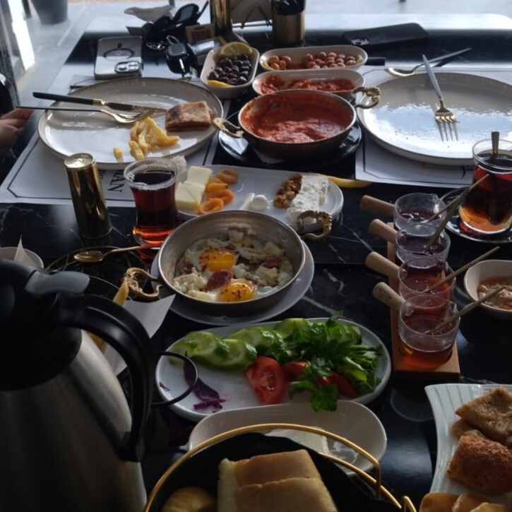 İki Kişilik Serpme Kahvaltı