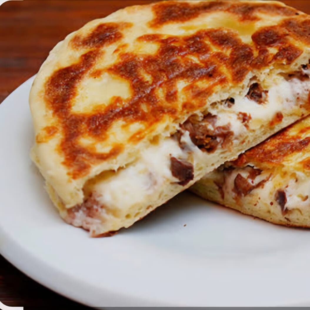 Yumurtalı Kavurmalı Kaşarlı Bazlama Tost